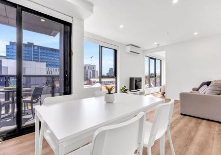 Fully Furnished, Modern Apartment in Great Location! - Photo 3