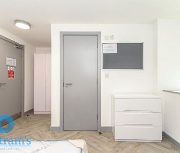 3 bed Apartment for Rent - Photo 3