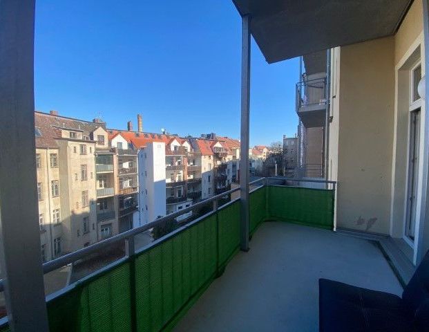 renovierungsbedürftige 3- Raumwohnung mit Balkon ! - Photo 1