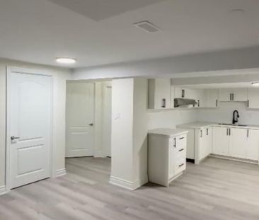 For Lease - 1372 Rebecca Street, Oakville, Ontario - Photo 2