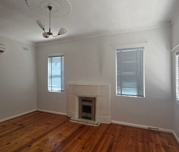 Feel Right at Home on Duthie Street! - Photo 2