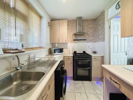 1 bed flat to rent in Eden Close, Langley, SL3 - Photo 4