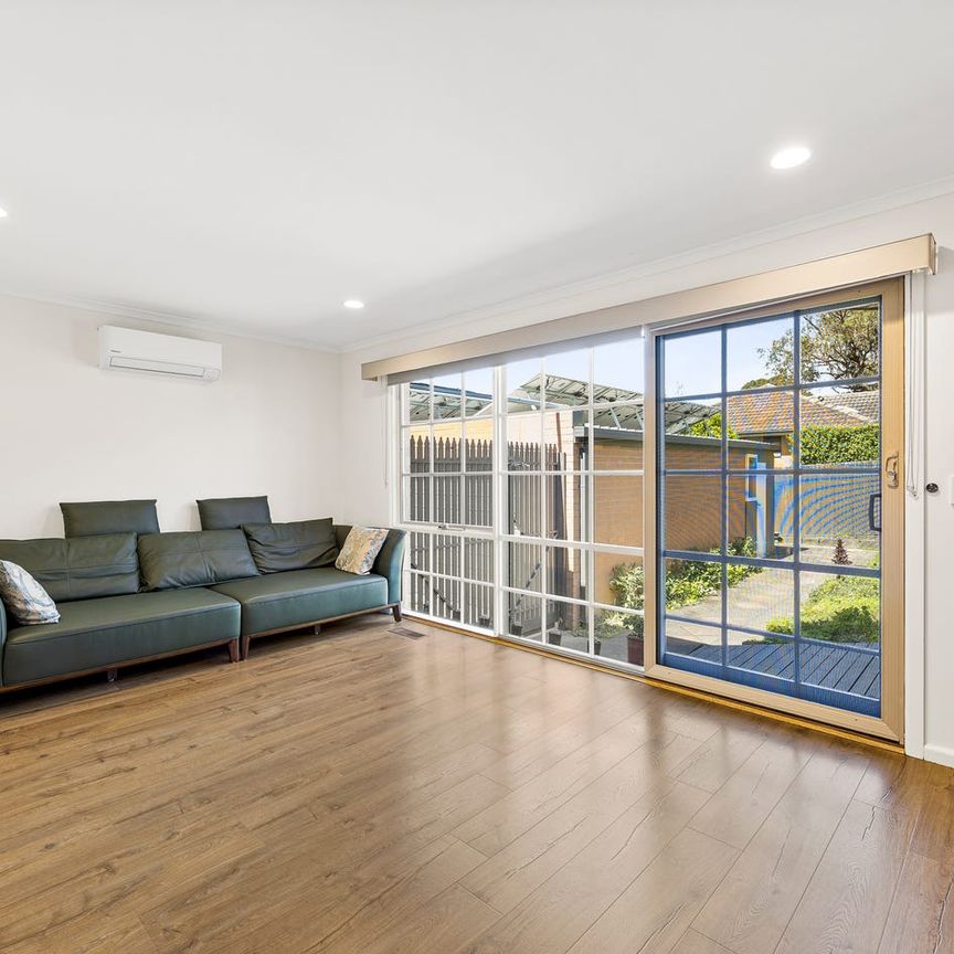 The Ultimate Family Package! - Photo 1