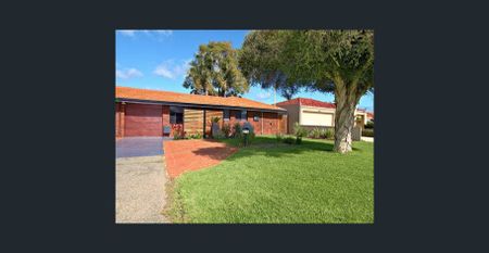 2 BEDROOM HOUSE, PET FRIENDLY, QUALITY HOME ON QUIET STREET - Photo 2