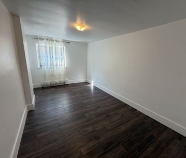 For Lease - 50 Benson Avenue Unit# 105, Richmond Hill, Ontario - Photo 5