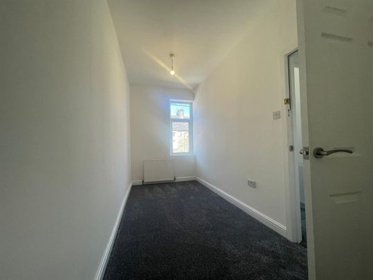 2 bed terraced house to rent in Scarlett Street, Burnley, BB11 - Photo 1