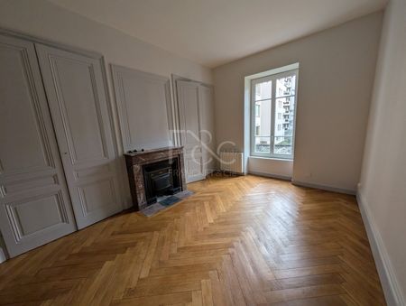 T3 rénové de 90,22 m² - rue Jaboulay Lyon 7ème - Photo 4