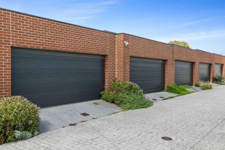 Modern 3-Bedroom Corner Block Townhouse with 2 Living areas! - Photo 3