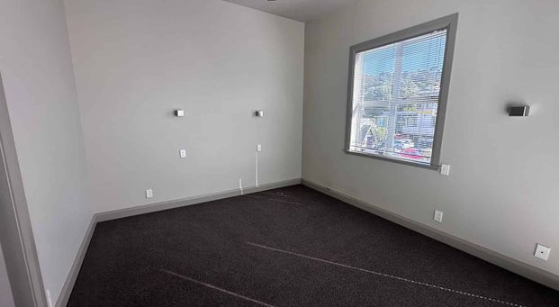 2BR Apartment In Newtown - Photo 1