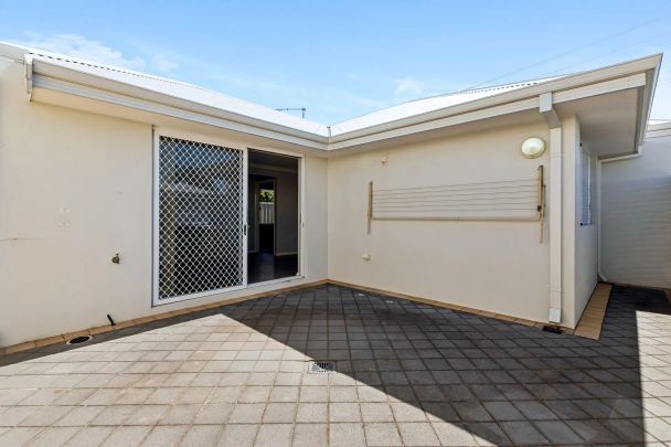 Stylish, Low-Maintenance Living in a Prime Bassendean Location - Photo 1