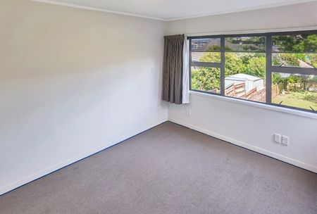 Remuera - 4 Bedrooms with 2 Bathrooms - Photo 3