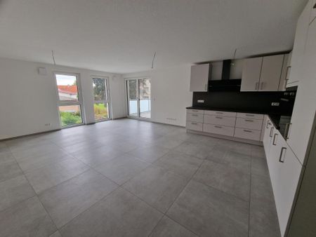 Schöne 4,5-Zimmer-Wohnung mit Balkon in Rottenburg - Ergenzingen - Photo 2