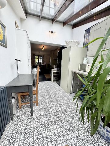 3 bedroom terraced house to rent - Photo 3