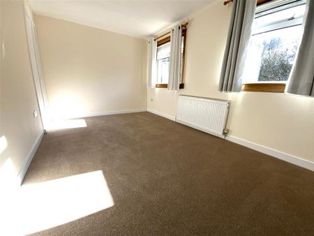3 bedroom terraced house to rent - Photo 2