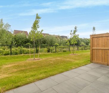 For Lease - 3055 Trailside Drive, Oakville, Ontario - Photo 2