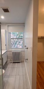 Recently Renovated 5½ Apartment Available - A louer • For Rent - Photo 4