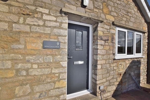 2 bedroom detached bungalow to rent - Photo 1