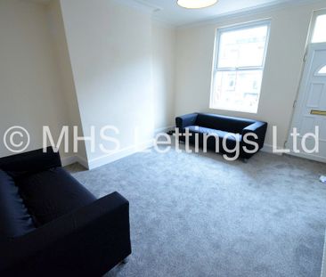 3 Bedroom Mid Terraced House for rent in Woodside Avenue - Photo 2