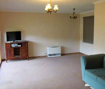 Comfortable Family Home - Photo 1