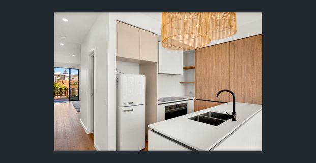 Beachside living - Photo 1