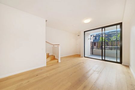 OVERSIZED ONE BEDROOM PLUS HOME OFFICE/GUEST BEDROOM - Photo 4