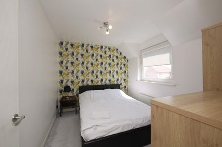 2 bedroom semi-detached house to rent - Photo 5