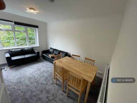 3 bedroom flat to rent - Photo 5