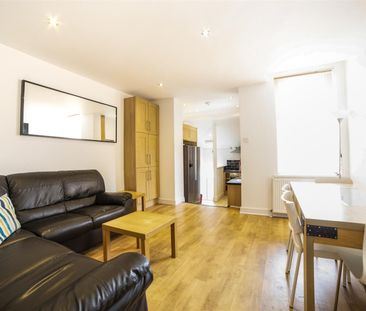 6 bed maisonette to rent in Grosvenor Road, Jesmond, NE2 - Photo 1