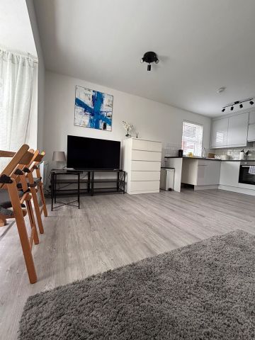 Studio Flat, Mayfield Road, W12 - Photo 4