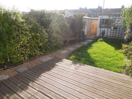 3 bedroom terraced house to rent - Photo 5