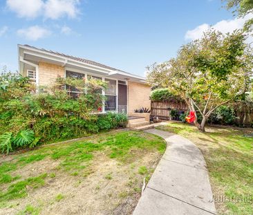 Vintage Polish & A Pretty Outlook - Photo 6