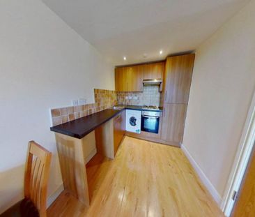 3 bedroom flat to rent - Photo 2