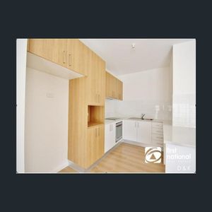 Comfortable Unit, Convenient Location - Photo 2