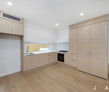 Brand New Luxury Living - Photo 6