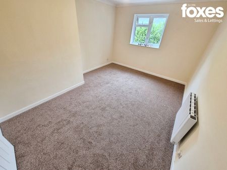 2 bed flat to rent in Moat Court, 42 Branksome Wood Road, Bournemouth, Dorset, BH4 9LA - Photo 3