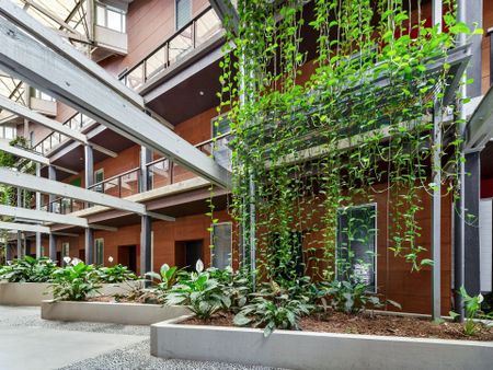Fully Furnished 3-Month Woolstore Retreat - Photo 2