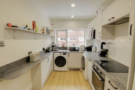 St. Wilfrids Way, Haywards Heath, RH16 - Photo 4