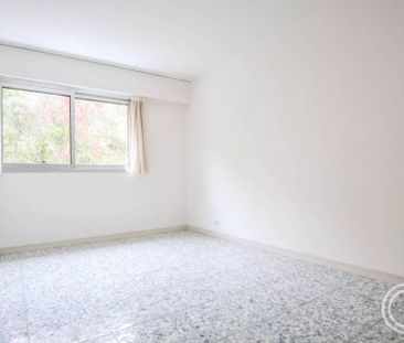 3 PIECES VIDE AVEC GARAGE ET PARKING - RT FORESTIERE MONT BORON - N... - Photo 5