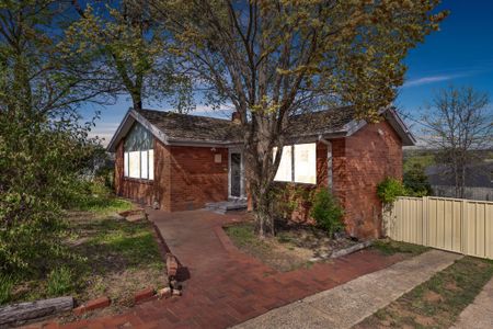 18 Aurora Close, Mawson ACT 2607 - House For Rent | Domain - Photo 4