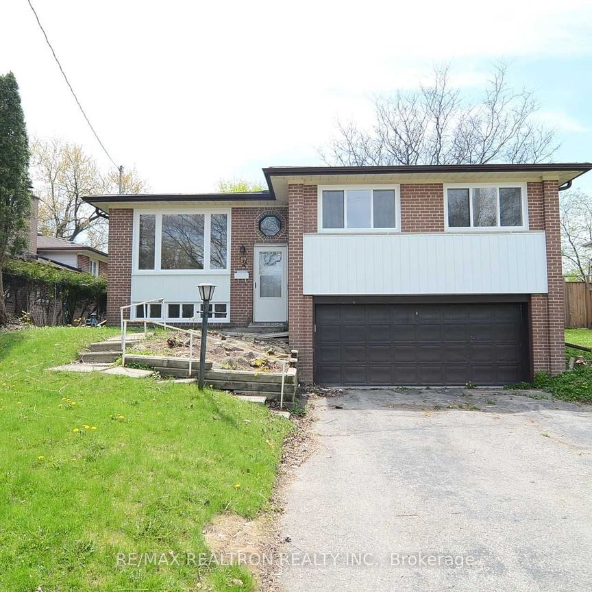 Detached Home For Lease | C8144760 - Photo 1