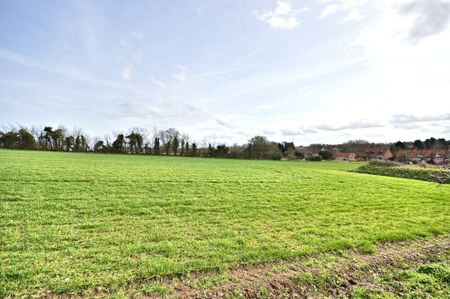 Meadow Rise, Fakenham - Photo 3