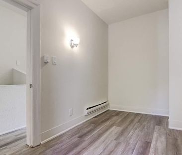 For Lease - 928 Eastern Avenue, Toronto, Ontario - Photo 2