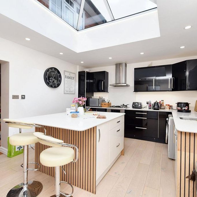 1 bedroom in a house share to rent - Photo 1