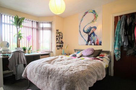 4 bedroom terraced house to rent - Photo 3