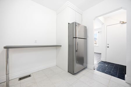 For Lease - 39 Penhurst Avenue Unit# 2, Toronto, Ontario - Photo 3