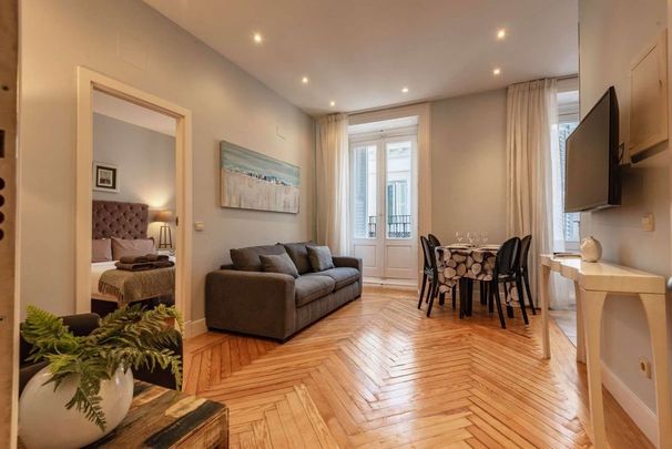 1 room luxury Flat for rent in Madrid, Autonomous Region of Madrid - Photo 1