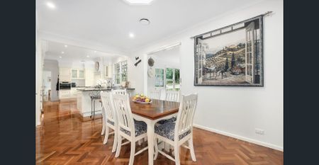 Spacious 5 bedrooms Family Home with Pool - Photo 4