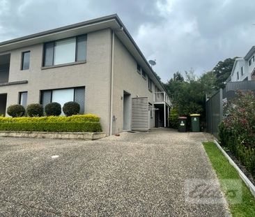Spacious Unit - Photo 2