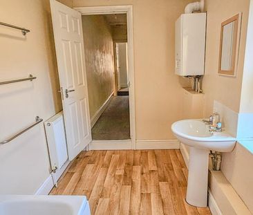 3 bedroom terraced house to rent - Photo 6