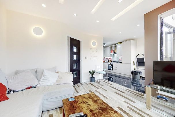 1 bedroom penthouse to rent - Photo 1